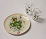 Dollhouse Miniature Shamrock Platter With 2 Beer Steins