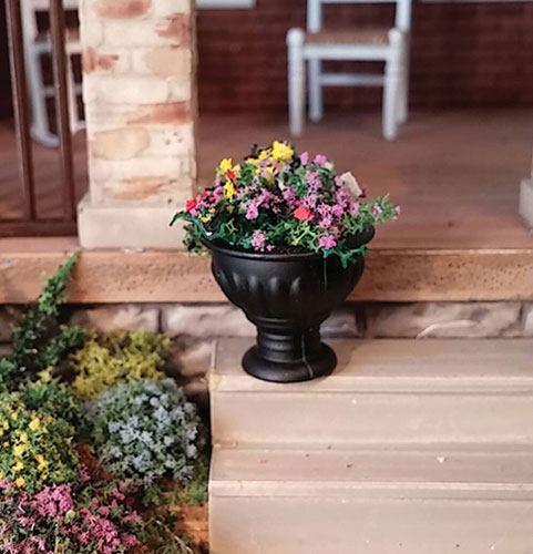 Planter Pots, Black with Flowers, 3/4 Inch Diameter Pot